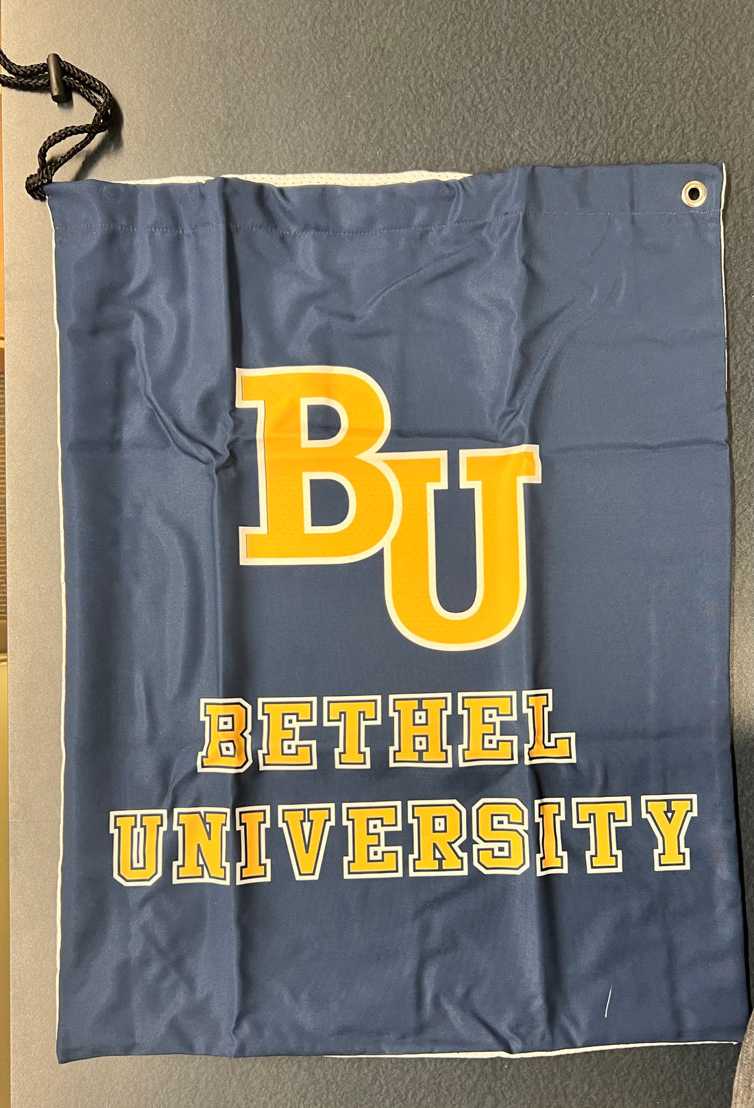 LAUNDRY BAG NVY W GLD